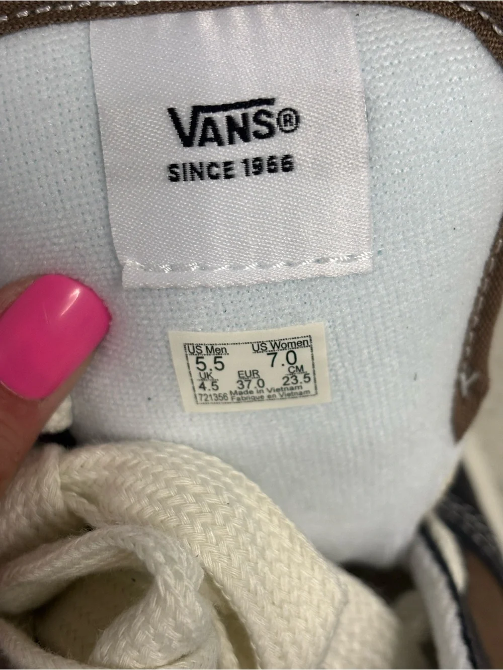 New womens size 7/men’s size 5.5 vans shoes, #F1233